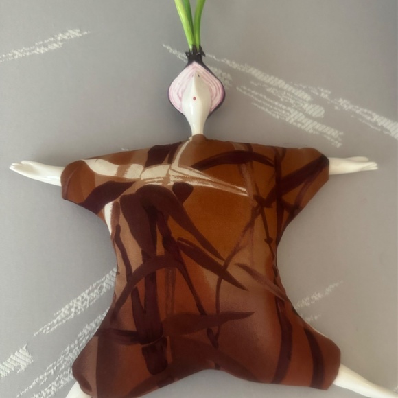 Serge Poupee Millet Onionhead Doll - Picture 3 of 10